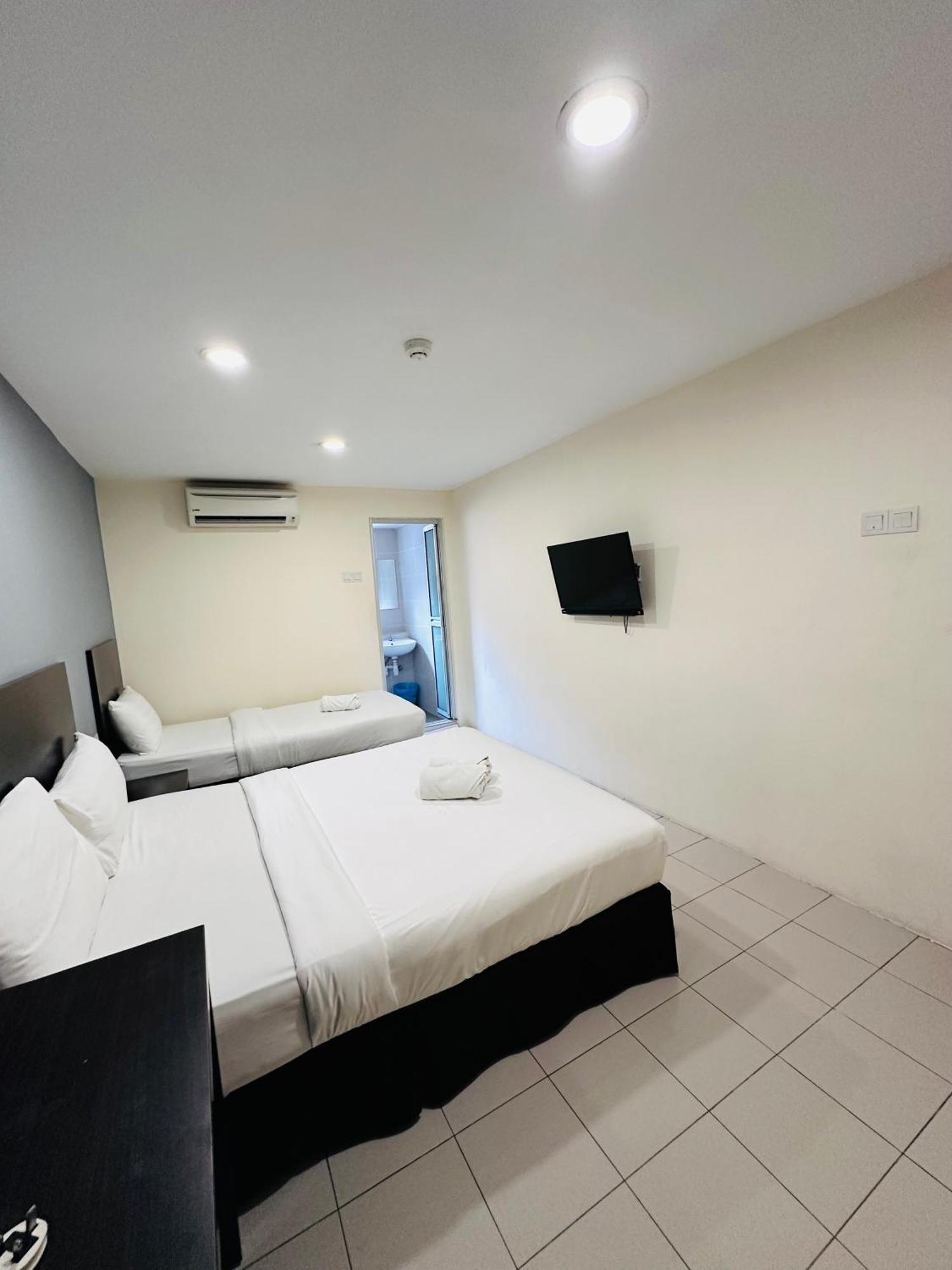 Your Hotel Klang Luaran gambar
